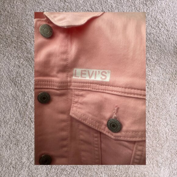 🧥 **Top: Levi’s Pink Denim Jacket** - Picture 12 of 14